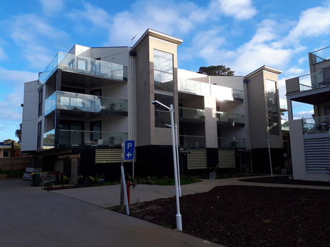 Apartments In Phillip Island Towers - Block C - Tweed Heads Accommodation 17