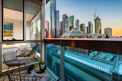 Auguste, Melbourne CBD Private Accommodation With Parking - Tweed Heads Accommodation 1