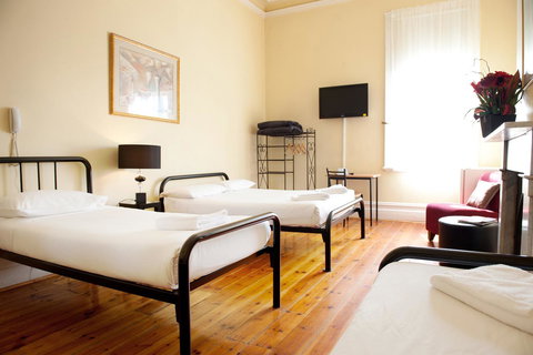 Hotel Claremont Guest House - Tweed Heads Accommodation 12