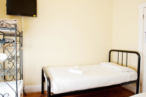 Hotel Claremont Guest House - Tweed Heads Accommodation 5