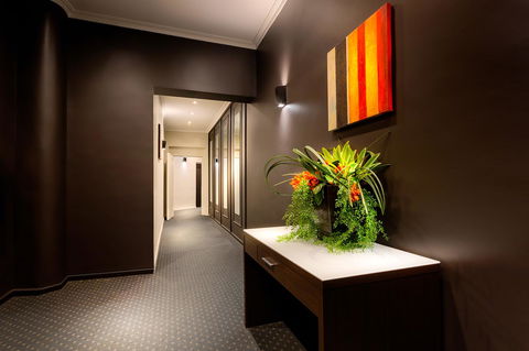 Crest On Barkly Hotel - Tweed Heads Accommodation 10