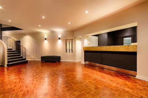 Crest On Barkly Hotel - Tweed Heads Accommodation 13