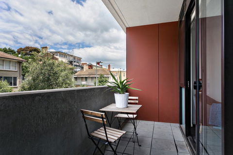 Complete Host Halo Apartments - Tweed Heads Accommodation 26