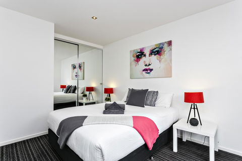 Complete Host Halo Apartments - Tweed Heads Accommodation 42