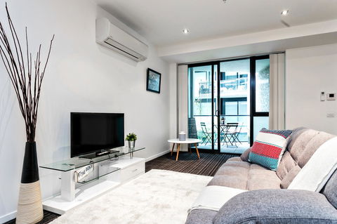 Complete Host Halo Apartments - Tweed Heads Accommodation 25
