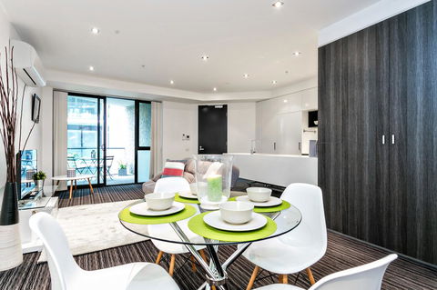 Complete Host Halo Apartments - Tweed Heads Accommodation 28