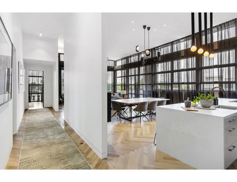Ultimate Luxury Penthouse From The Block - Tweed Heads Accommodation 16