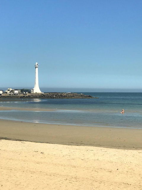 Beach Front Beauty - Tweed Heads Accommodation 21