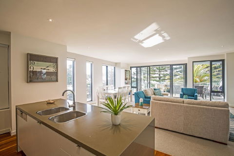 C-Scape Esplanade Cowes - Tweed Heads Accommodation 8