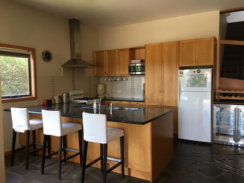 Apostle Hideaway - Central Port Campbell - Tweed Heads Accommodation 2