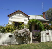Miss Pym's Cottage - Tweed Heads Accommodation
