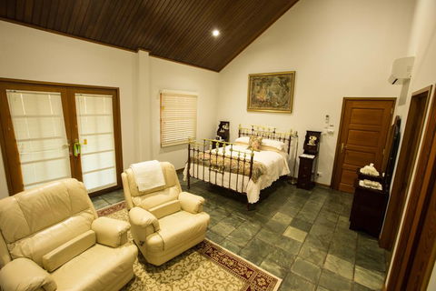 The Block Vista B&B - Tweed Heads Accommodation 1