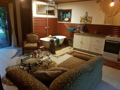 The Cabin - Tweed Heads Accommodation 1