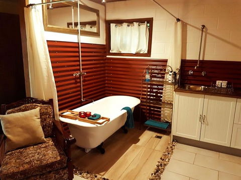The Cabin - Tweed Heads Accommodation 2