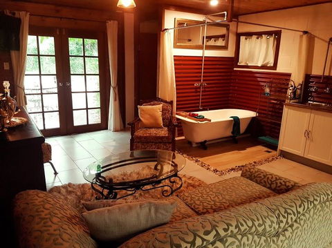 The Cabin - Tweed Heads Accommodation 0