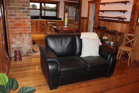 The Cottage - Tweed Heads Accommodation 2