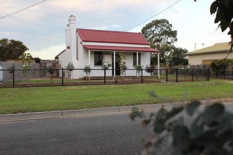 The Cottage - Tweed Heads Accommodation 0