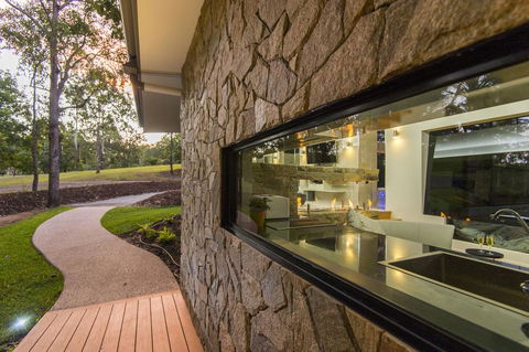 The Feathered Nest - Luxury Wildlife Retreat - Tweed Heads Accommodation 2
