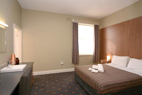 The Formby Hotel - Tweed Heads Accommodation 0