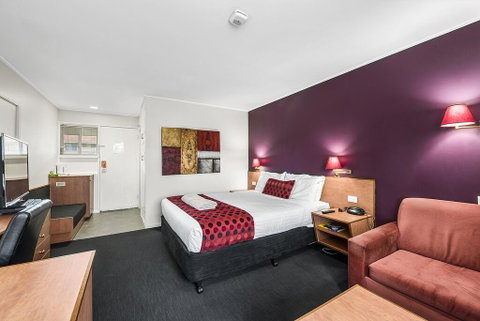 The Henty - Tweed Heads Accommodation 3