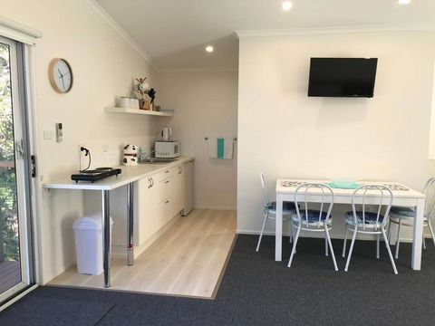 The Lake Guesthouse - Tweed Heads Accommodation 1