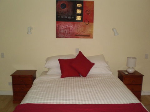The Lakehouse Manor - Tweed Heads Accommodation 0