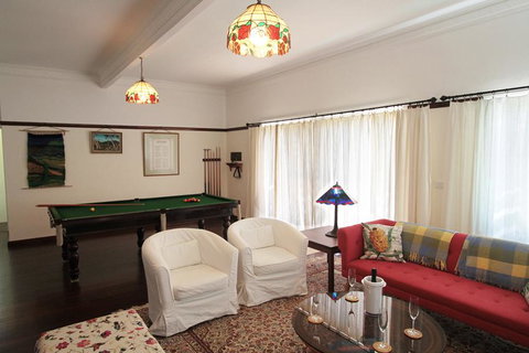 The Leura Mountain House - Tweed Heads Accommodation 3