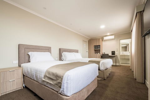 The Lighthouse Hotel - Tweed Heads Accommodation 2