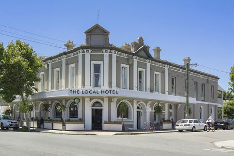 The Local Hotel - Tweed Heads Accommodation 0