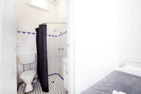 The Manly Hotel Est. 1964 - Tweed Heads Accommodation 1