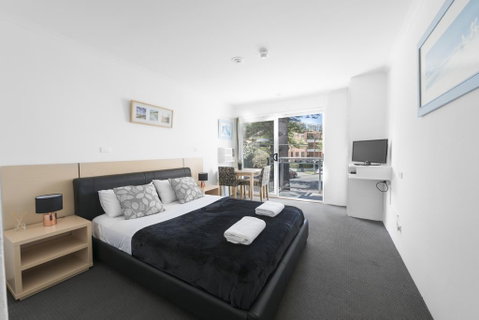 The Manly Hotel Est. 1964 - Tweed Heads Accommodation 0