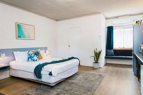 The Med Crescent Head - Tweed Heads Accommodation 0
