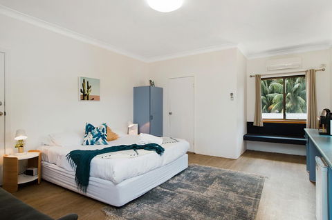 The Med Crescent Head - Tweed Heads Accommodation 1
