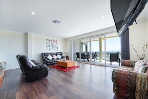 The Oasis - 6 Turnberry Drive, Links Lady Bay - Tweed Heads Accommodation 1