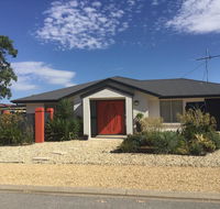The Red Door - Tweed Heads Accommodation