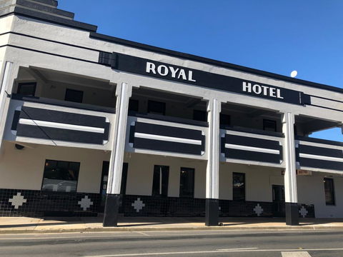 The Royal Hotel, Drouin - Tweed Heads Accommodation 1