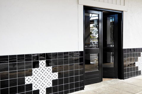 The Royal Hotel, Drouin - Tweed Heads Accommodation 3