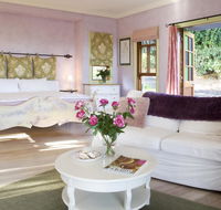 The Spotted Chook and Amelie's Petite Maison - Tweed Heads Accommodation