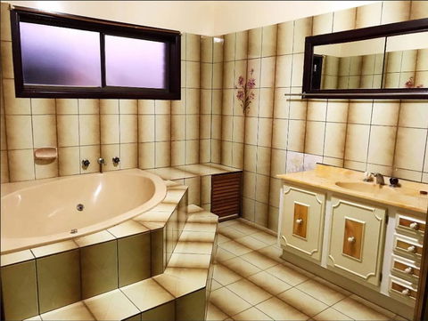 Thomastown Antique House En-suite Room - Tweed Heads Accommodation 1