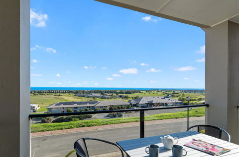 Ticky's Dream - 18 Turnberry Drive - Tweed Heads Accommodation 0