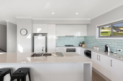 Time Away - 50 Turnberry Drive - Tweed Heads Accommodation 2