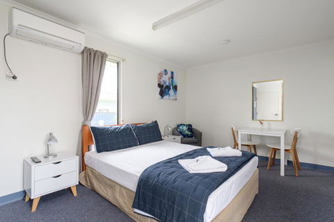 Tin Can Bay's Sleepy Lagoon Motel - Tweed Heads Accommodation 2