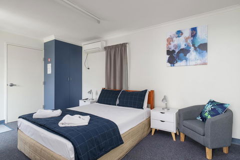 Tin Can Bay's Sleepy Lagoon Motel - Tweed Heads Accommodation 3