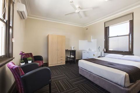 Toongabbie Hotel - Tweed Heads Accommodation 2