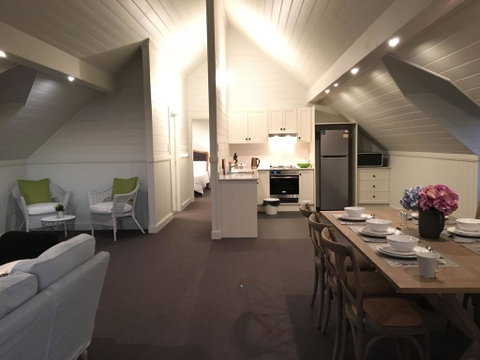 Travertines Wines Apartment - Tweed Heads Accommodation 3
