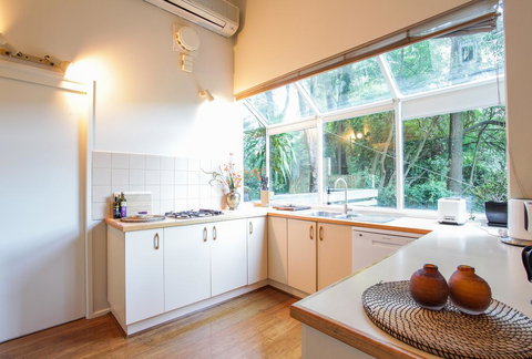 Tree Top Stay - Tweed Heads Accommodation 1