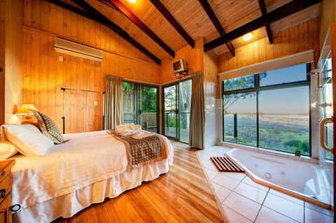 Treetops Seaview Montville - Tweed Heads Accommodation 3