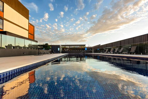Trendy, Self Contained Inner City Apartment - Tweed Heads Accommodation 3