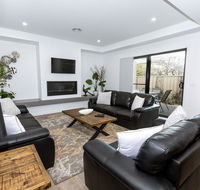 TWO TEN Sleeps 10 Luxury CBD Accommodation - Tweed Heads Accommodation