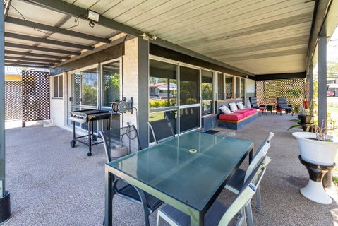 Unique Getaway 300m To Bribie Foreshore, Bongaree - Tweed Heads Accommodation 1